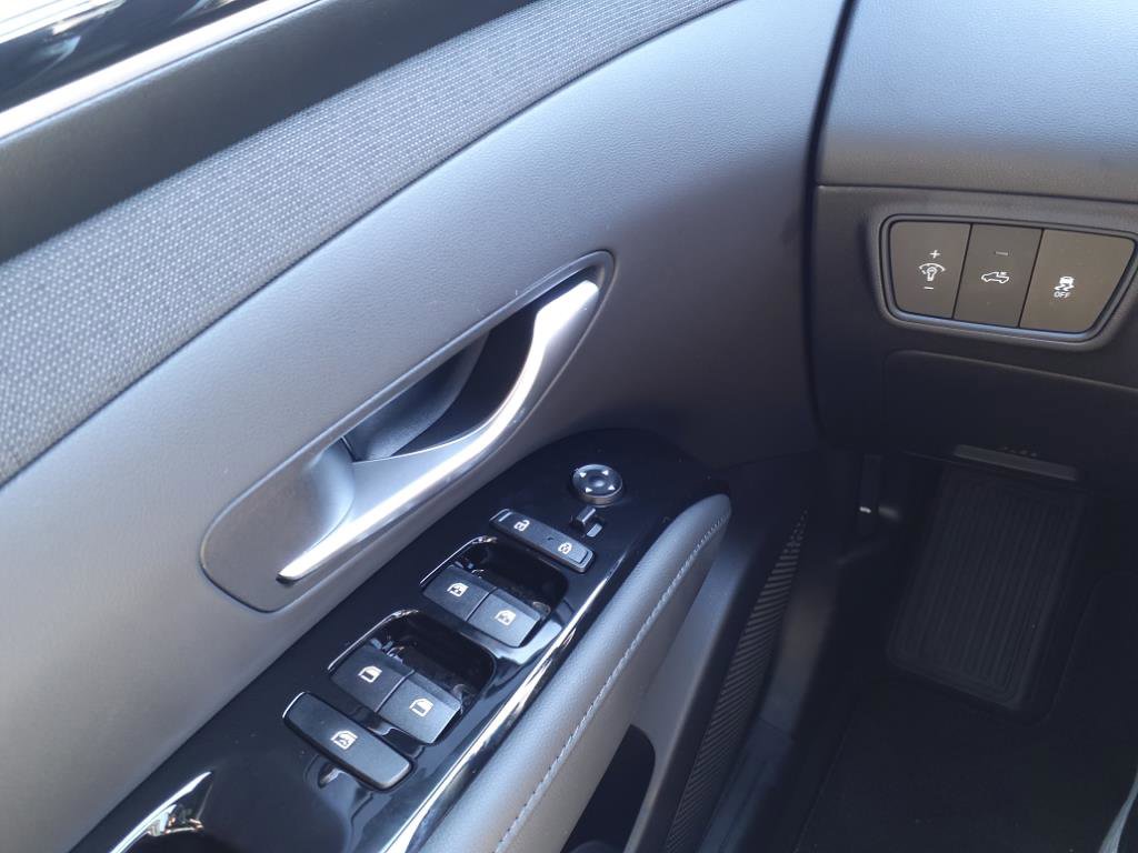 2024 Hyundai Santa Cruz Limited photo 3
