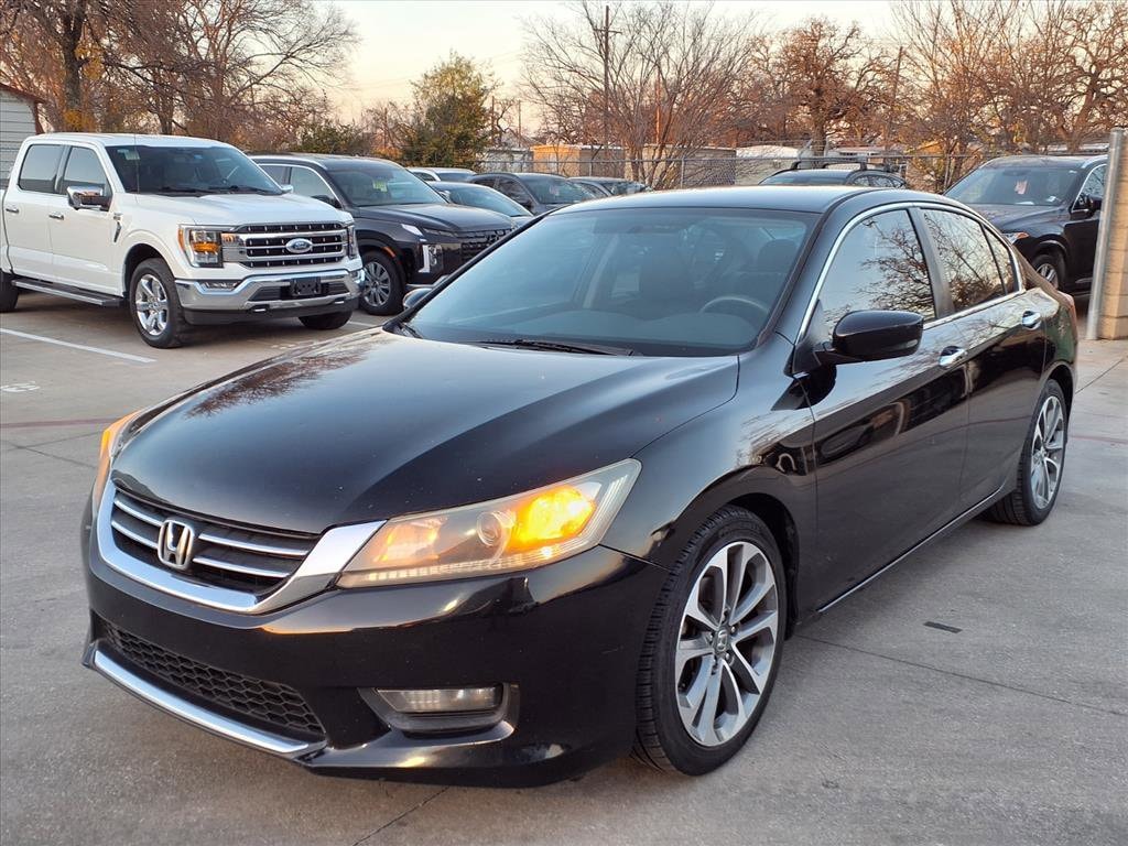 Used 2015 Honda Accord Sport with VIN 1HGCR2F55FA260335 for sale in Denton, TX