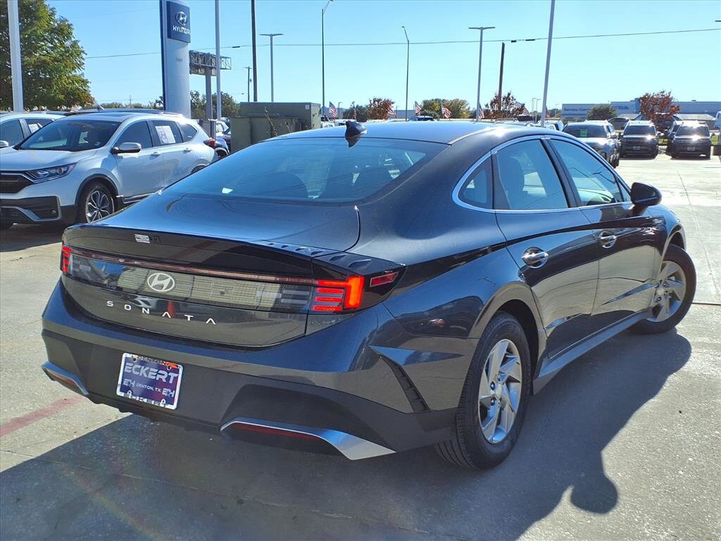 New 2026 Hyundai Sonata SE Sedan