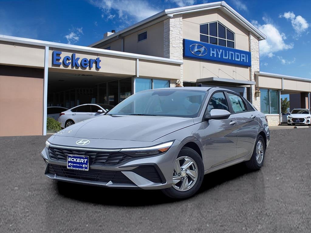 2026 Hyundai Elantra SE's photo
