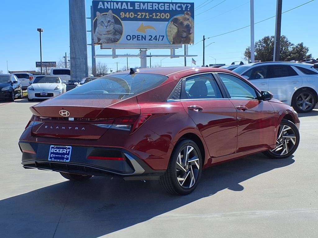 2025 Hyundai Elantra SEL Convenience photo 2