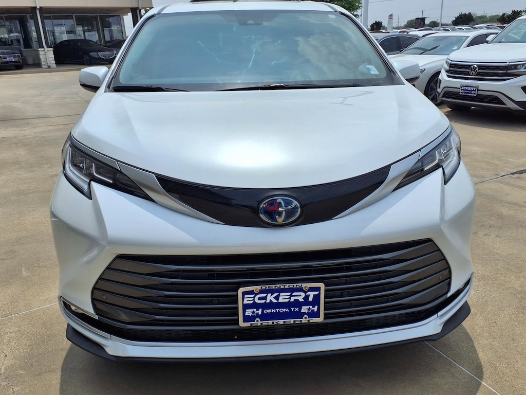 Used 2022 Toyota Sienna Limited 7 Passenger Van Passenger Van