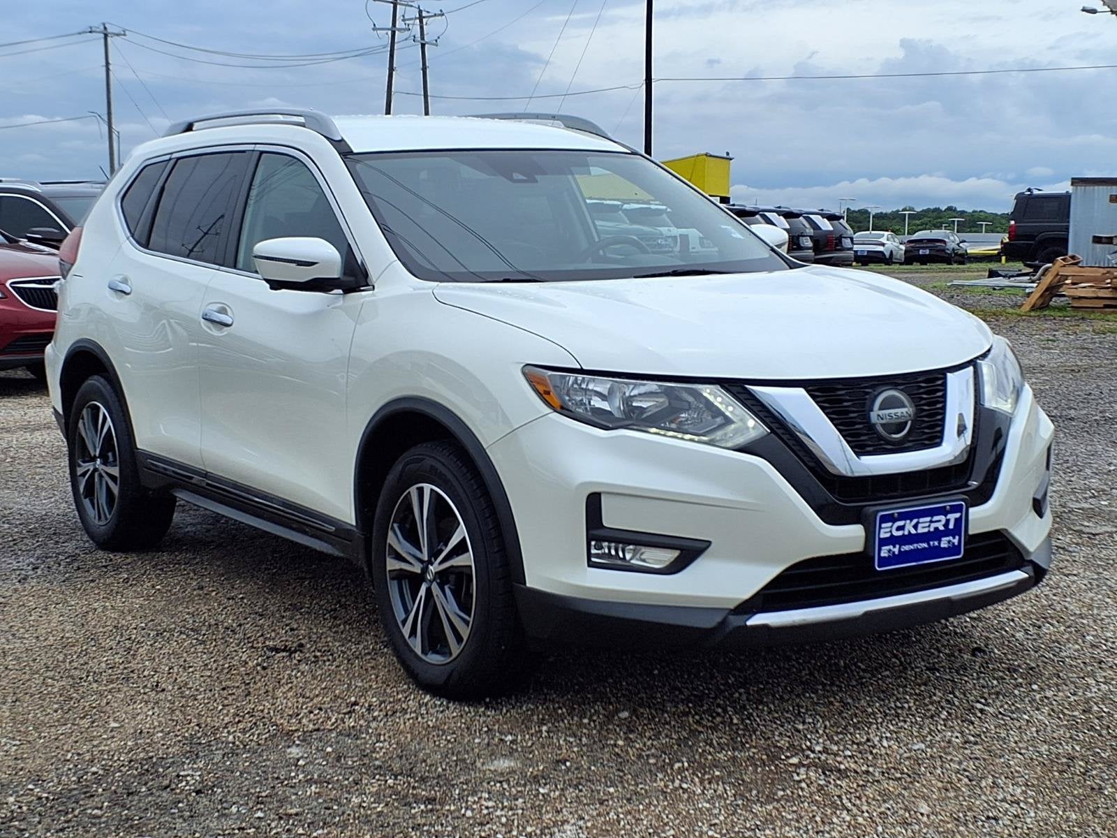 Used 2018 Nissan Rogue SL with VIN 5N1AT2MV9JC766740 for sale in Denton, TX