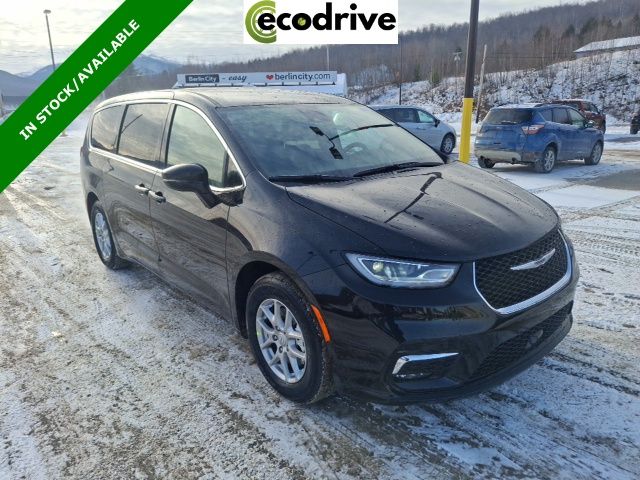 2026 Chrysler Pacifica Passenger Van 