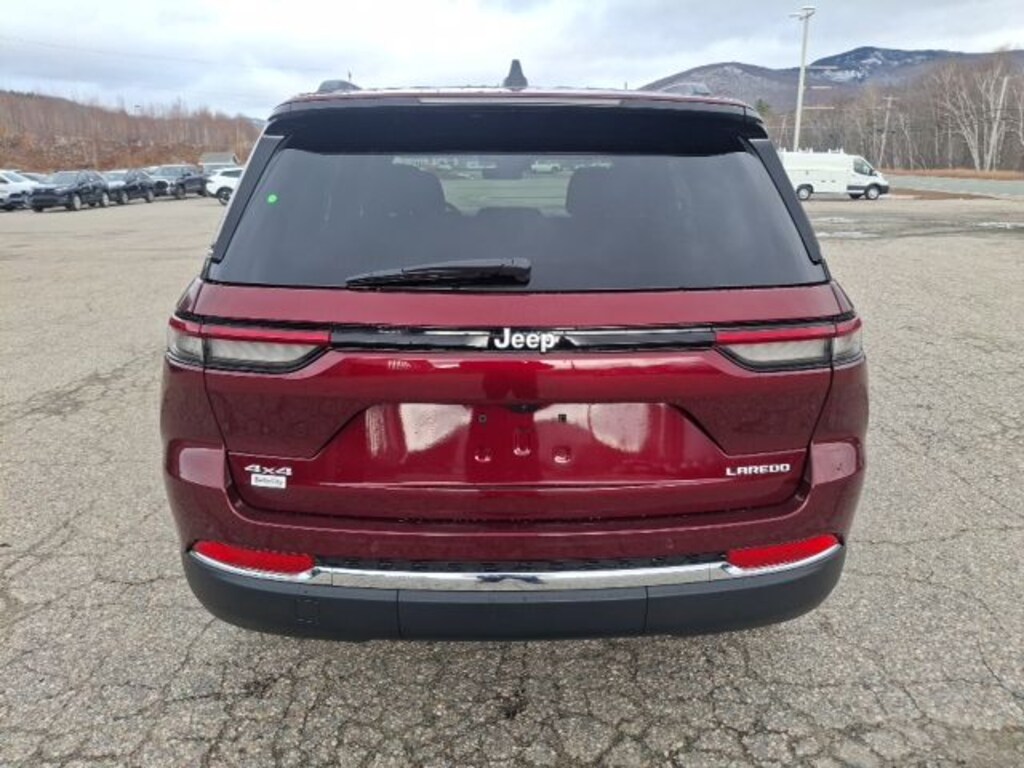 New 2025 Jeep Grand Cherokee LAREDO X 4X4 Sport Utility