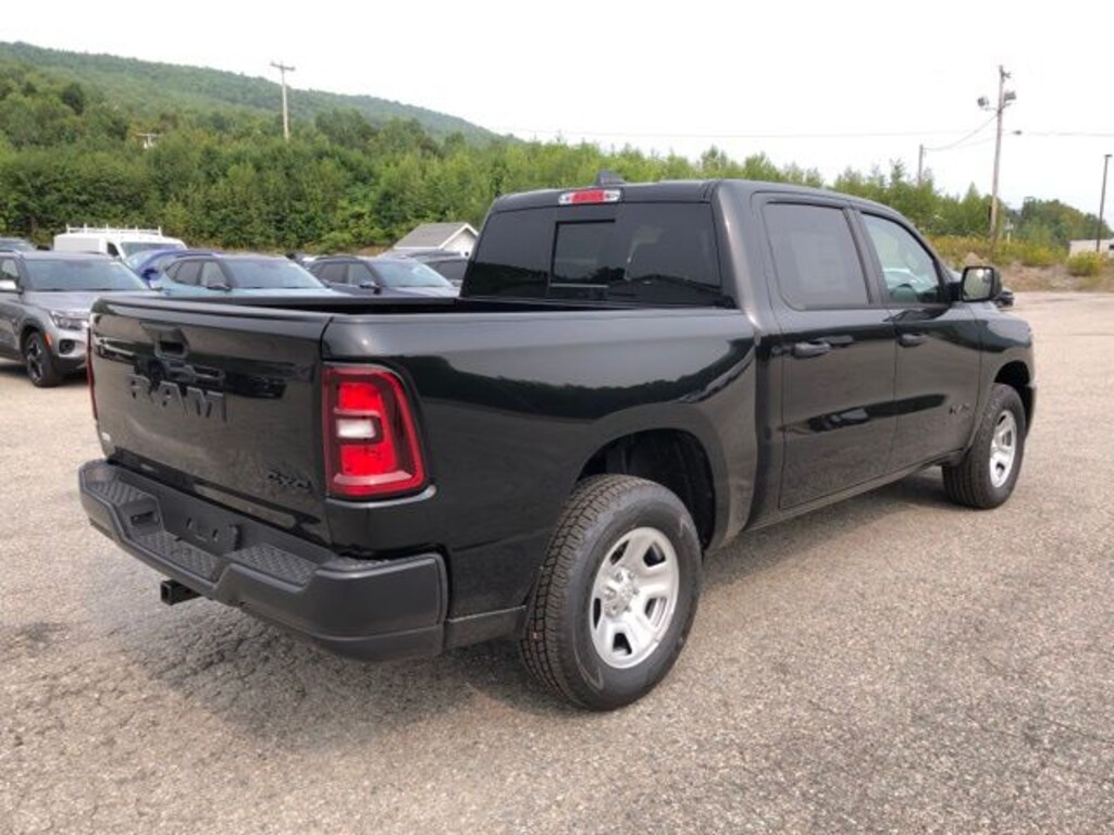 New 2025 Ram 1500 TRADESMAN CREW CAB 4X4 5'7 BOX Pickup