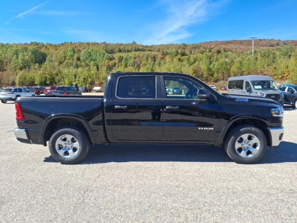 New 2026 Ram 1500 BIG HORN CREW CAB 4X4 5'7 BOX Pickup