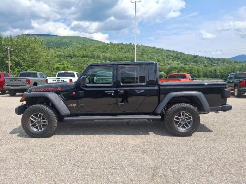 New 2026 Jeep Gladiator MOJAVE 4X4 Pickup