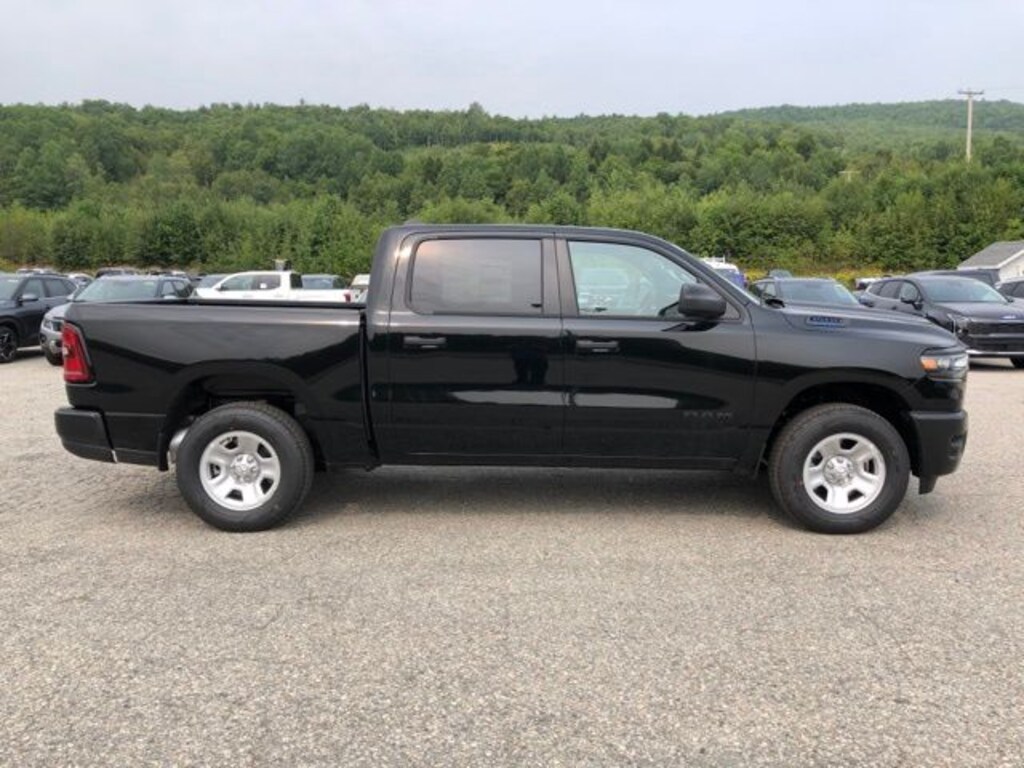 New 2025 Ram 1500 TRADESMAN CREW CAB 4X4 5'7 BOX Pickup