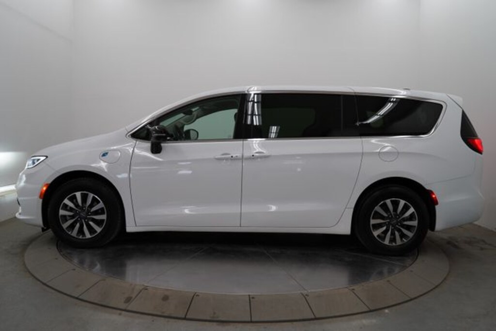 Used 2024 Chrysler Pacifica Plug-In Hybrid Select Van Passenger Van