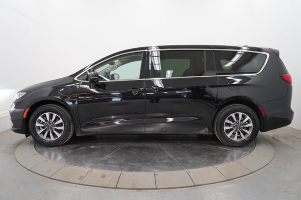 Used 2024 Chrysler Pacifica Plug-In Hybrid Select Van Passenger Van