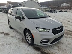 2026 Chrysler Pacifica SELECT Passenger Van