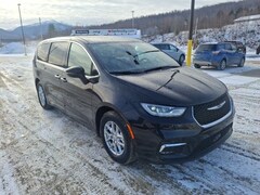 2026 Chrysler Pacifica SELECT Passenger Van