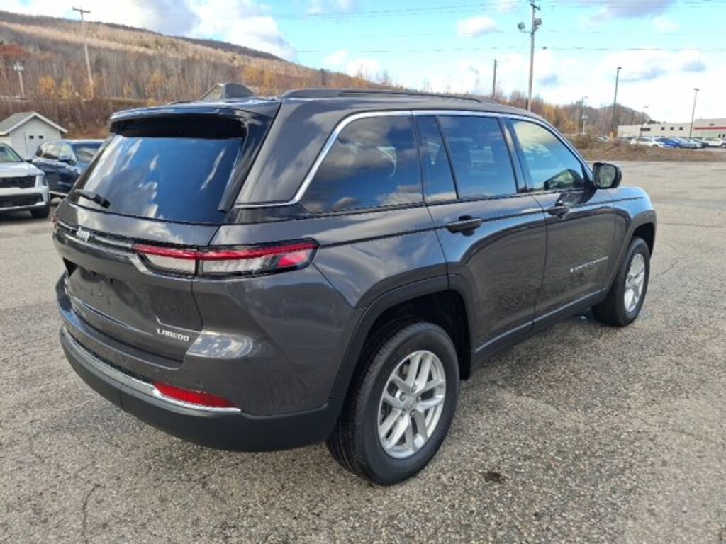 New 2025 Jeep Grand Cherokee LAREDO X 4X4 Sport Utility