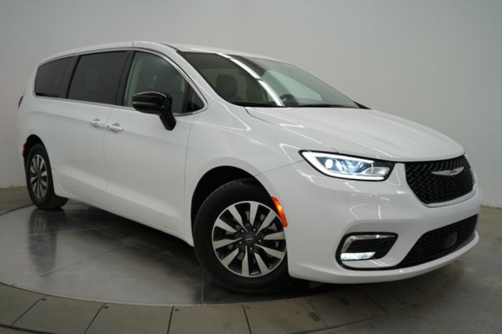 Used 2024 Chrysler Pacifica Plug-In Hybrid Select Van Passenger Van