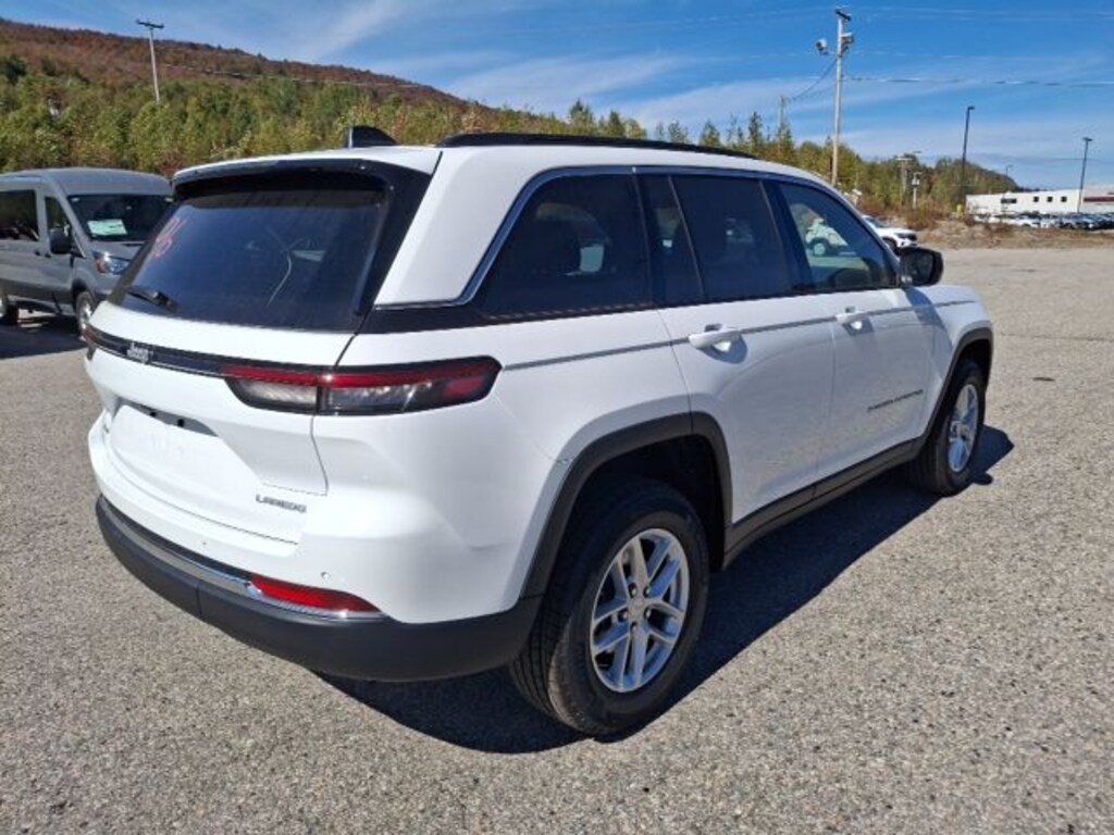 New 2025 Jeep Grand Cherokee LAREDO X 4X4 Sport Utility