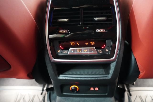 2025 BMW XM Base - Photo 31