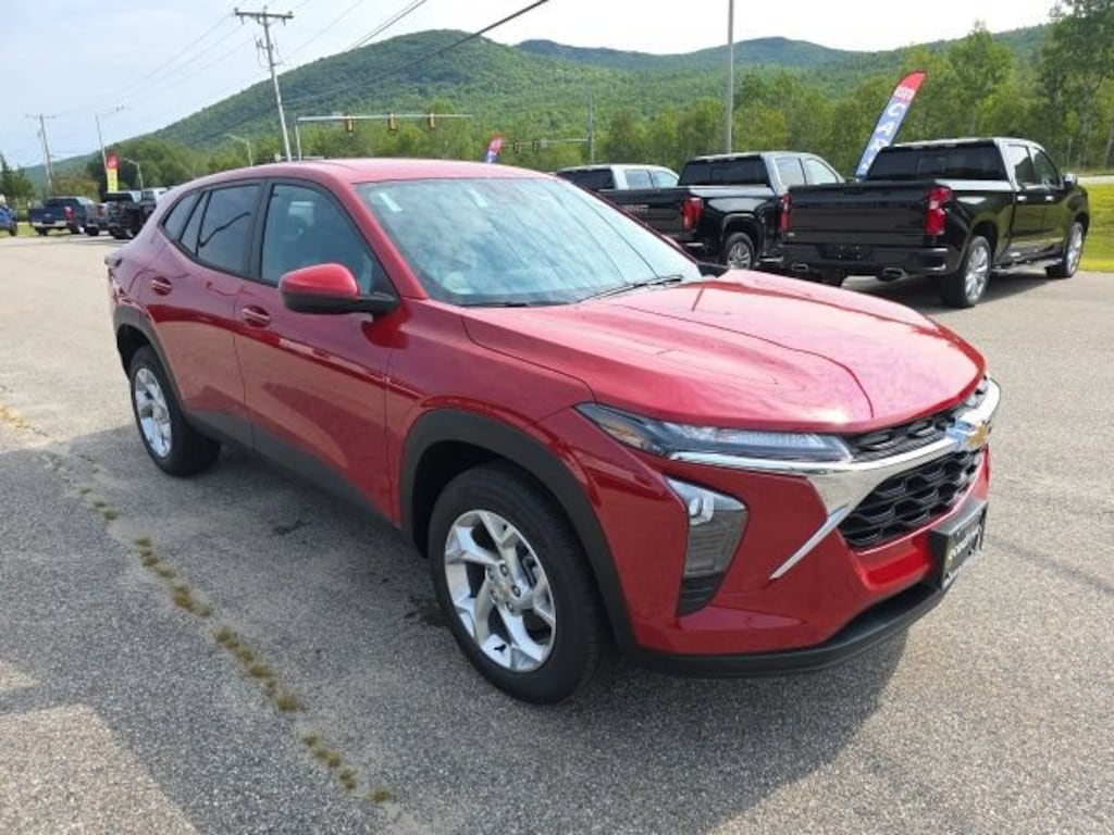 New 2026 Chevrolet Trax LS SUV