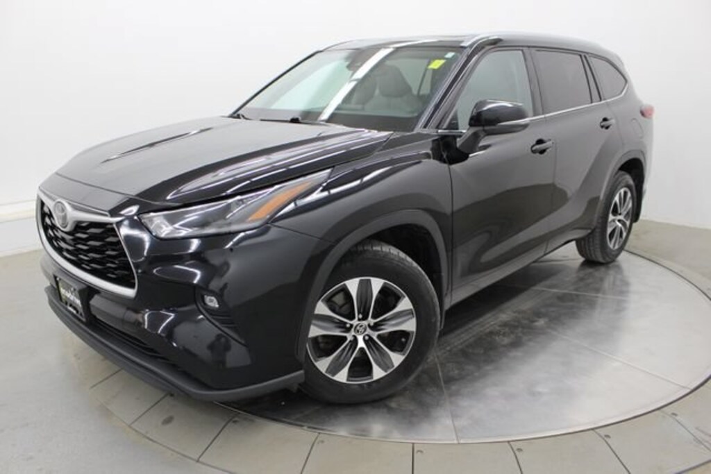 Used 2021 Toyota Highlander XLE
