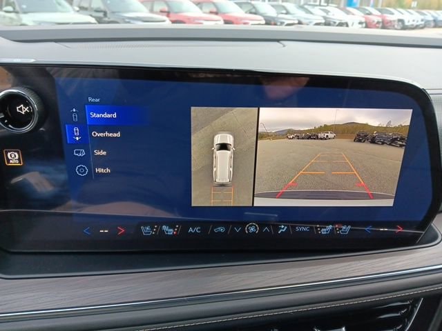 2026 Chevrolet Suburban Premier - Photo 15