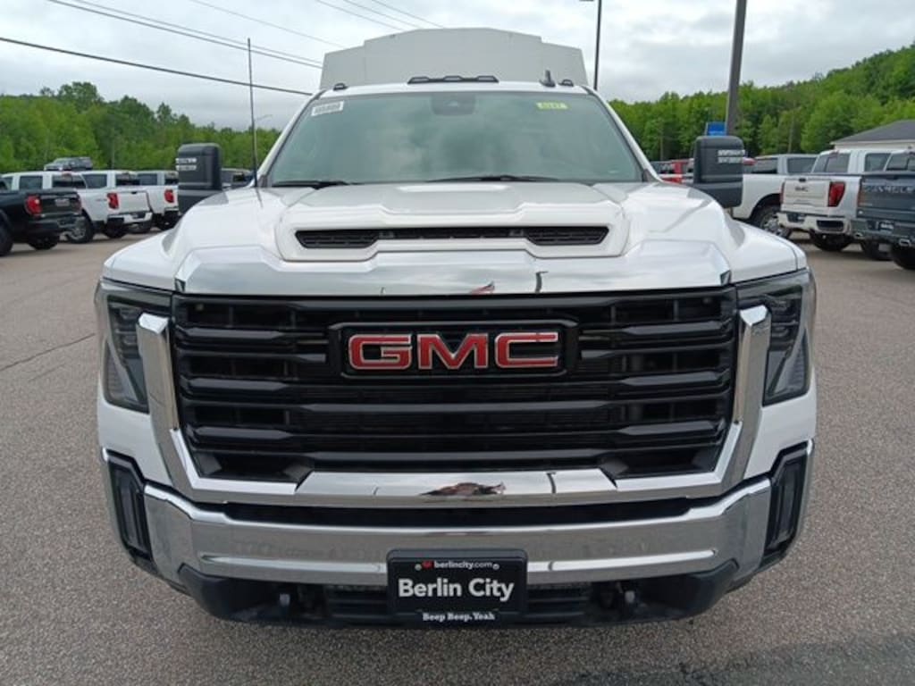New 2025 GMC Sierra 3500HD Pro Truck
