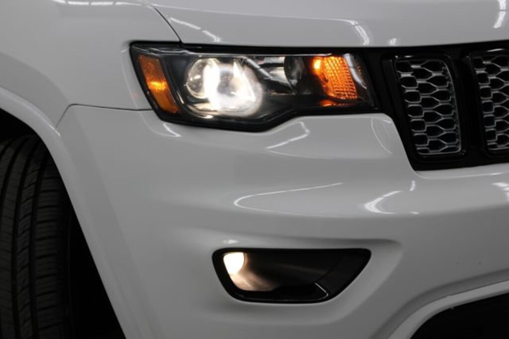 Used 2020 Jeep Grand Cherokee Altitude
