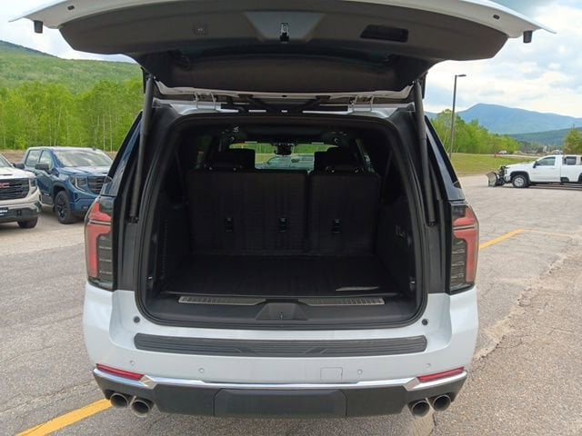 2026 Chevrolet Suburban Premier - Photo 30