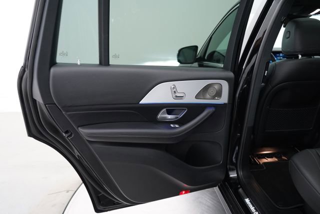 2025 Mercedes-Benz GLS Base - Photo 38