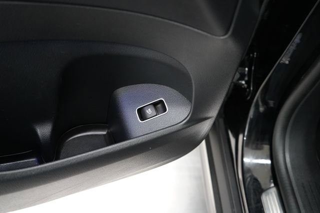 2025 Mercedes-Benz GLS Base - Photo 33