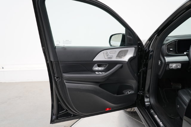 2025 Mercedes-Benz GLS Base - Photo 33