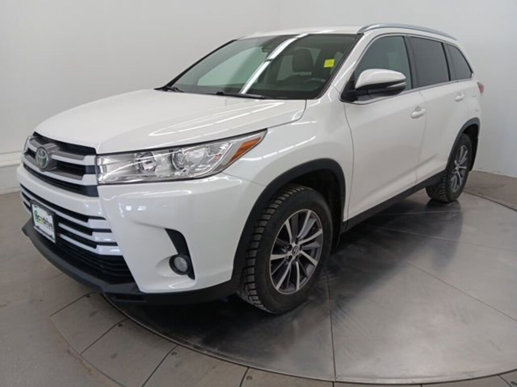 Used 2019 Toyota Highlander SE SUV