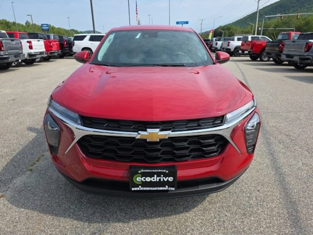 New 2026 Chevrolet Trax LS SUV