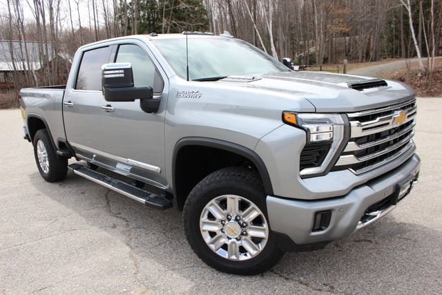 2024 Chevrolet Silverado HD High Country 4WD Crew Cab Long Box SRW's photo