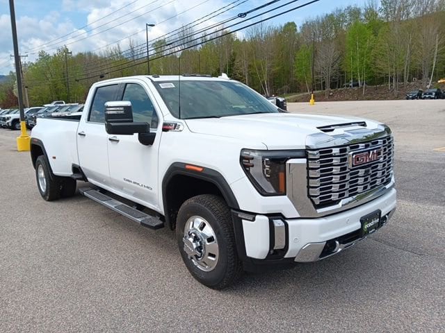 2026 GMC Sierra 4WD Crew Cab Long Box DRW Denali's photo