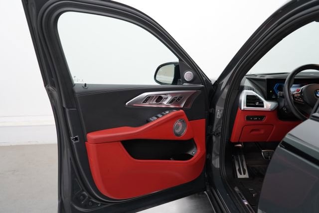 2025 BMW XM Base - Photo 38