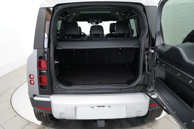 2024 Land Rover Defender S - Photo 42