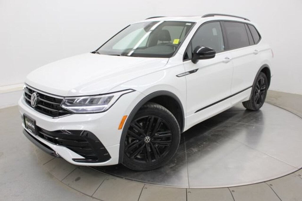 Used 2022 Volkswagen Tiguan SE R-Line Black