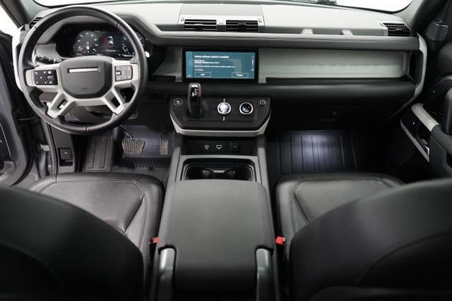 2024 Land Rover Defender S - Photo 11