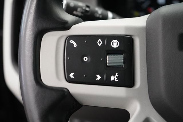 2024 Land Rover Defender S - Photo 13
