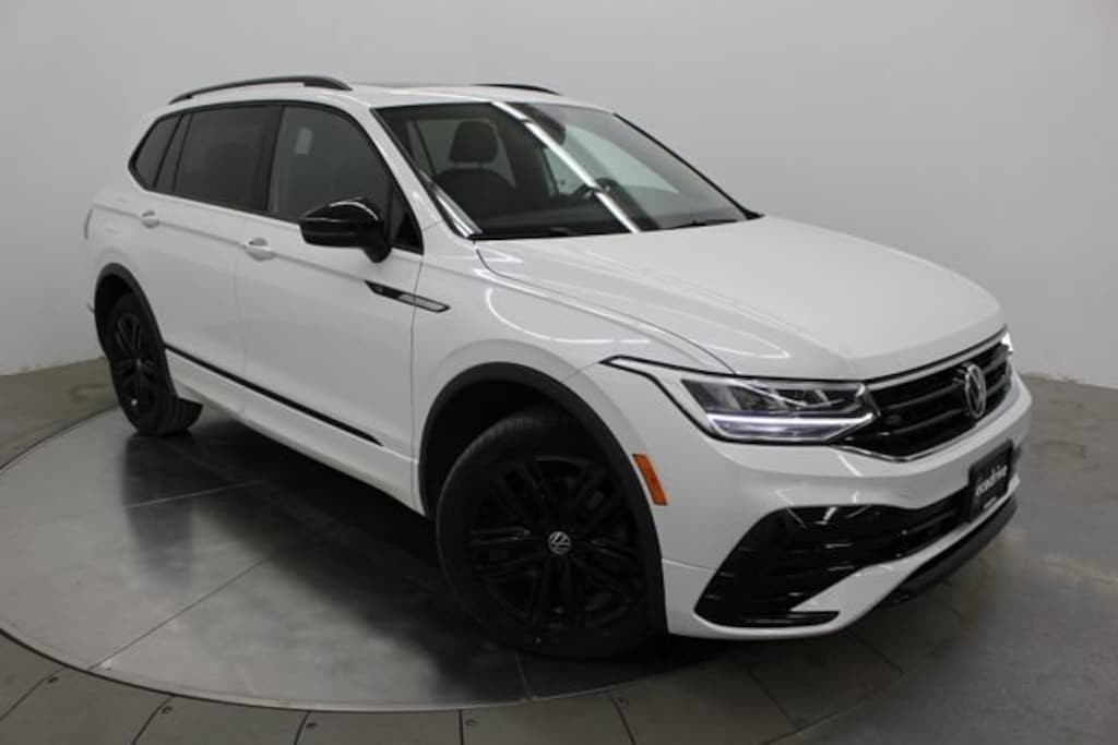 Used 2022 Volkswagen Tiguan SE R-Line Black