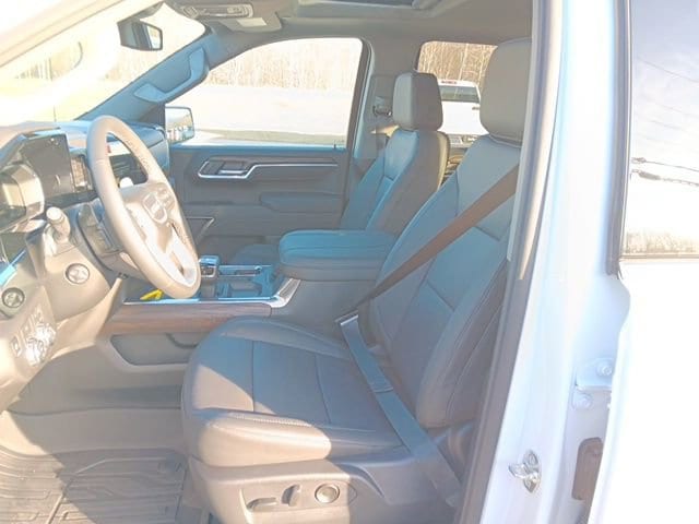 2026 GMC Sierra 1500 SLT - Photo 6