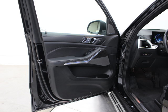 2025 BMW X5 40i - Photo 37