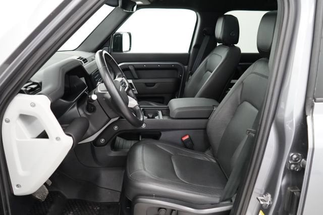 2024 Land Rover Defender S - Photo 9