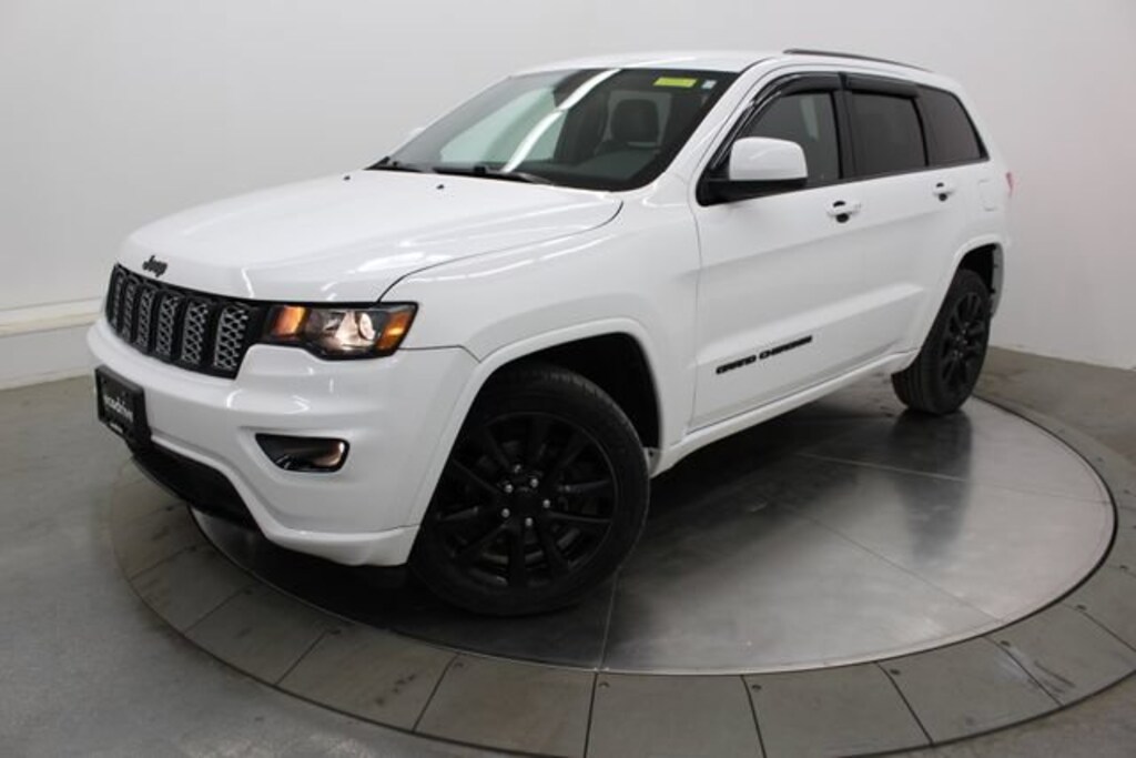 Used 2020 Jeep Grand Cherokee Altitude