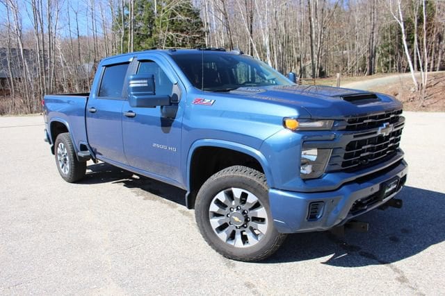 2025 Chevrolet Silverado HD Custom 4WD Crew Cab Standard Box's photo