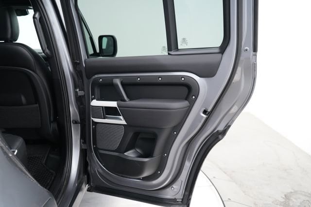 2024 Land Rover Defender S - Photo 52