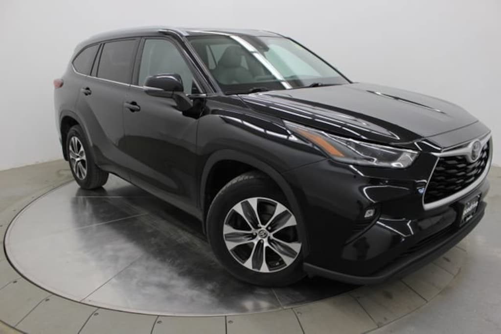 Used 2021 Toyota Highlander XLE