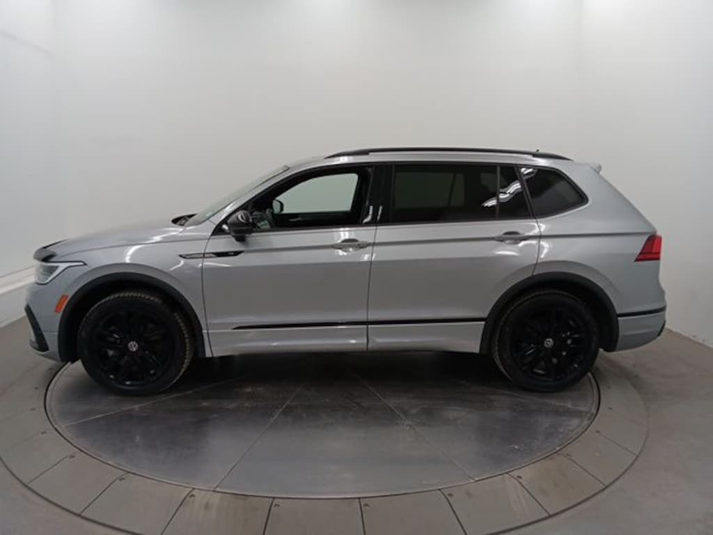 Used 2022 Volkswagen Tiguan 2.0T SE R-Line Black SUV