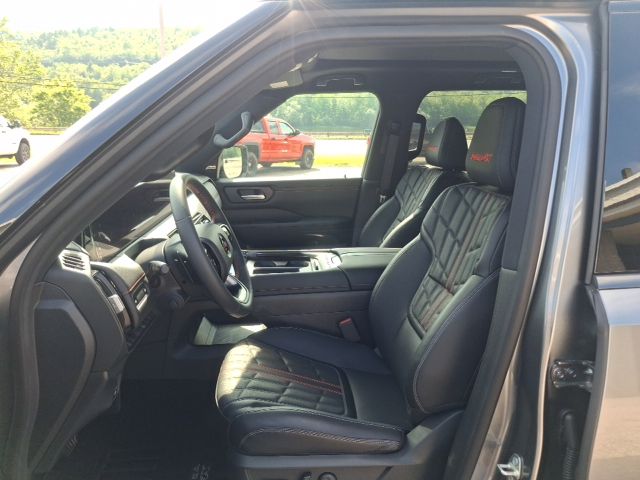 2026 Nissan Armada PRO-4X - Photo 12