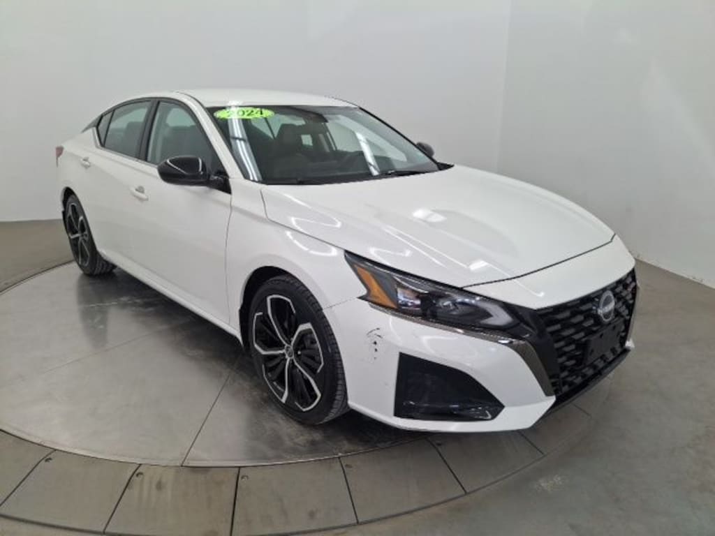 Used 2024 Nissan Altima 2.5 SR Sedan